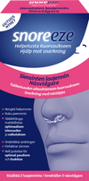 Snoreeze Sierainten laajennin; pakkaus Snoreeze-sierainlaajentimelle, kuvituksena nenä laitteen kera asennettuna; rasia suorakulmainen mattapinnalla, pääosin sininen ja valkoinen; luettava etikettiteksti suomeksi ja ruotsiksi kuvailee vähentynyttä kuorsausta ja tukkoisuutta; typografia lihavoitua groteskia; ei ihmisiä tai käsiä, vaalea tausta, suora tuotekuva.