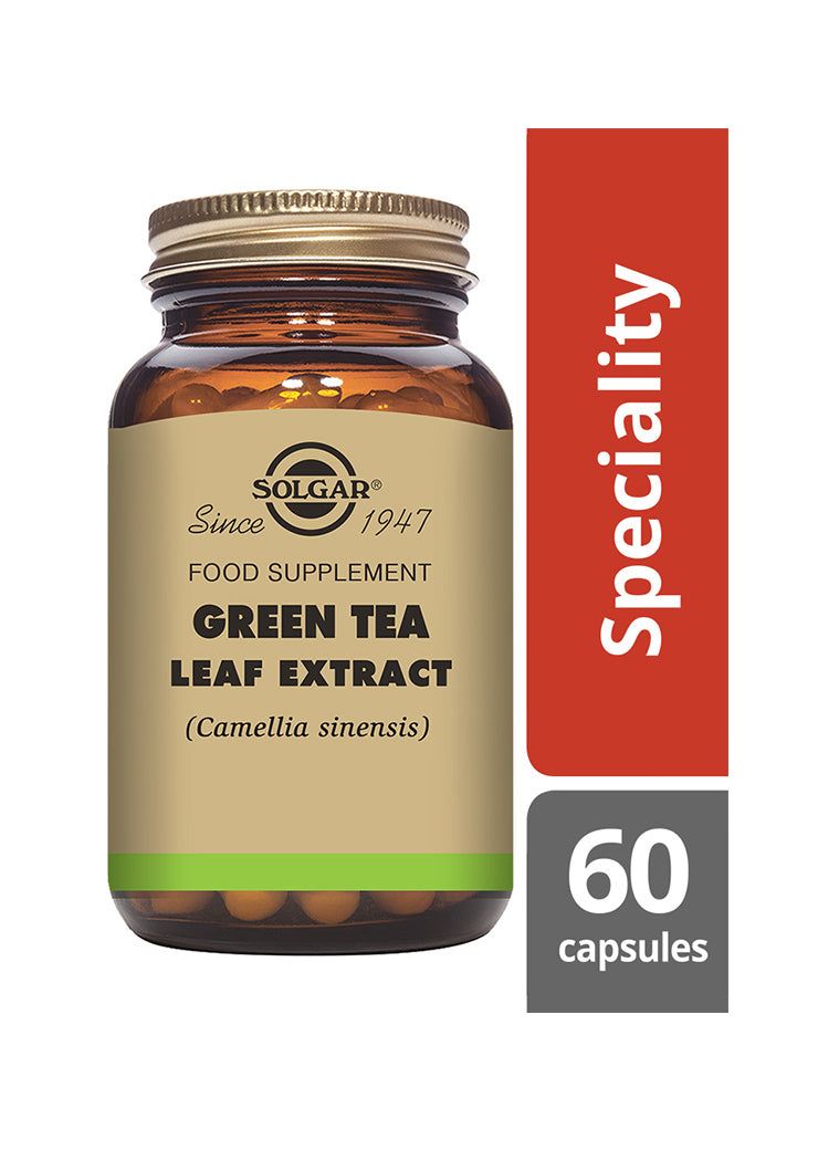 Solgar Green Tea Leaf Extract -pullo, ruskea lasi, matta kultainen kierrekorkki; punainen "Speciality"-laatikko oikealla, beige etiketti antiikva- ja groteskitekstein, Camellia sinensis mainittu, 60 kapselia