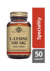 Solgar L-Lysiini 500 mg -pullo, meripihkanvärinen muovi, mattabeige-kultainen etiketti; punainen "Speciality"-nauha, harmaa laatikko "50 capsules", antiikva- ja groteskiteksti