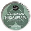 Sopo Perinteinen Pihkasalva 30%; pyöreä tölkki suomalaiselle pihkasalvalle; astia mattavihreä valkoisin ja mustin tekstein selkeällä modernilla groteskifontilla; tölkki yksinään vaaleaa, yksinkertaista taustaa vasten; ei ihmisiä eikä käsiä näkyvissä; etikettiteksti näkyvästi kannen keskellä.