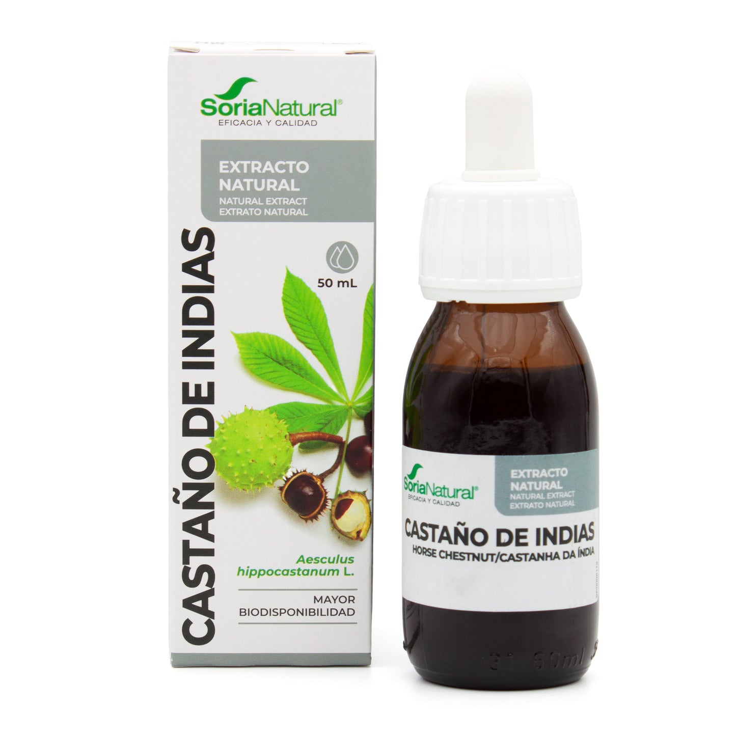 Soria Natural Hevoskastanjauute XXI; pakkaus ja ruskea tippapullo nimellä Castaño de Indias (Hevoskastanjauute) Soria Naturalilta, kuvina hevoskastanjan siemeniä ja lehtiä; pullo tummaa lasia valkoisella korkilla; pakkaus suorakaiteen muotoinen mattapinnalla, pääosin valkoinen vihreällä tekstillä ja luonnonkuvituksella; ei ihmisiä tai käsiä; vaalea tausta.