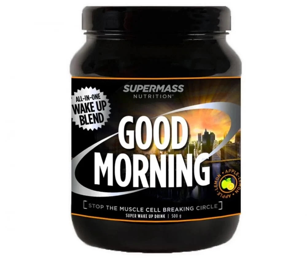 Supermass Nutrition Good Morning -herätysjuomajauhe, maku Apple-Lemon; musta lieriömäinen muovipurkki mattapinnalla, kierrekansi; etiketissä kaupunkisiluetti, auringonnousu ja vihreä omenakuvake, valkoista ja vihreää tekstiä; kuvattu tasaisesti valaistulla vaalealla taustalla.