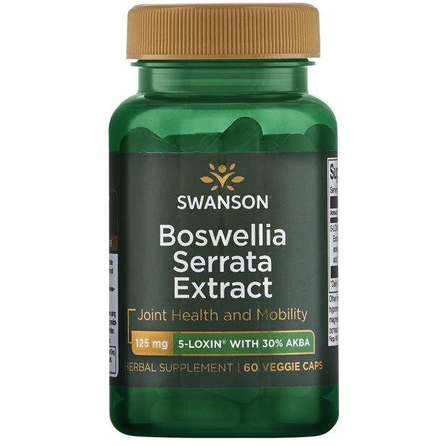 Swanson Boswellia Serrata Extract; vihreä muovipullo tekstillä Swanson Boswellia Serrata Extract seisoo pystyssä mattapinnalla ja tummanvihreällä kierrekannella; pullo lieriömäinen, näyttää valkoista, kultaista ja vihreää painettua tekstiä selkeällä groteskityylillä; tuotekuva pöydältä valkoisella taustalla; pullo sisältää 60 kasviskapselia, 125 mg 5-Loxin ja 30 % AKBA:ta nivelten terveyden ja liikkuvuuden tueksi.