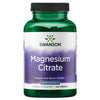Swanson Magnesium Citrate 225 mg; vihreä kiiltopintainen muovipullo tabletteja sisältäen, sylinterin muotoinen mustalla kierrekorkilla; etuetiketti valkoinen ja kultainen lihavoidulla groteskitekstillä; pääteksti: Swanson Magnesium Citrate, Super Strength, 240 tablets; ei ihmisiä tai käsiä; yksinkertainen valkoinen tausta, tuote keskitettynä kuvaan.