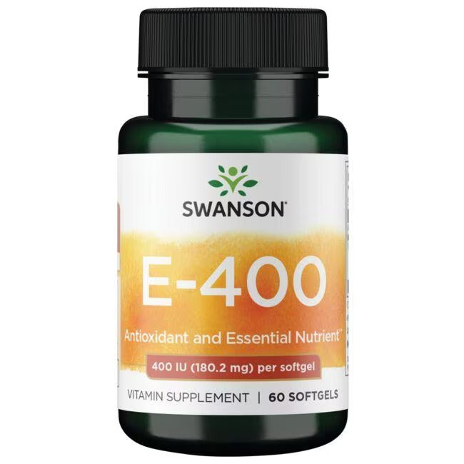 Swanson Vitamin E 400 IU 180 mg; pullo Swanson E-400 -vitamiinilisää, 60 pehmeäkapselia, 400 IU (180,2 mg) E-vitamiinia kapselia kohti tärkeänä ravintoaineena ja antioksidanttina; tummanvihreä muovipullo kiiltopinnalla ja mustalla korkilla, sylinterin muotoinen; etiketissä valkoinen pohja, vihreä väriliuku ja musta groteskiteksti; valkoinen tausta, ei ihmisiä tai muita esineitä, tavanomainen tuotekuvakulma.