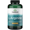 Swanson L-Arginine 500 mg; Swanson L-Arginine -ravintolisäpullo, 500 mg per kapseli energian ja sydän- ja verisuoniterveyden tueksi, pakkauksessa 200 kapselia; astia sylinterin muotoinen vihreällä korkilla ja tummanvihreällä läpikuultavalla rungolla; etuetiketissä tuotenimi lihavoidulla valkoisella kirjasimella, annostustiedot ja määrä; valkoinen tausta, ei ihmisiä tai käsiä, tuotekuva suoraan edestä.