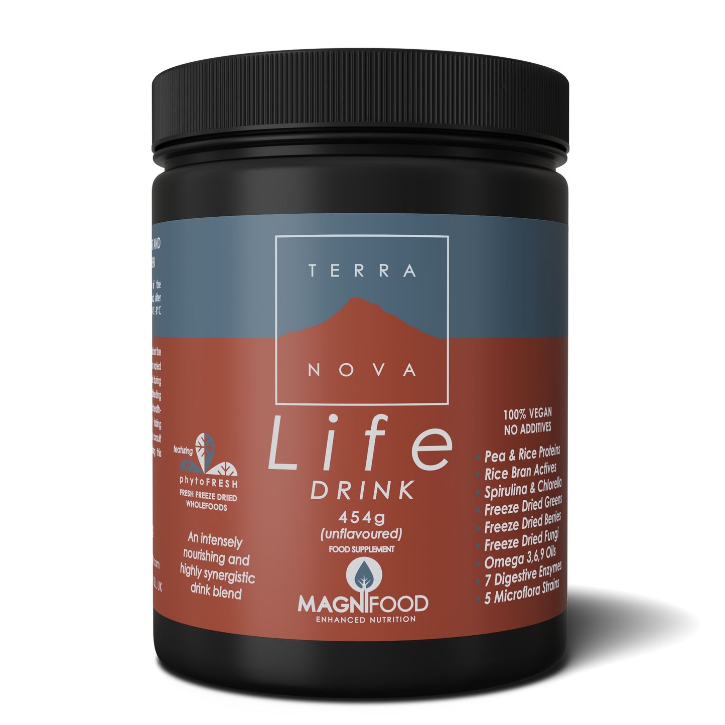 Terranova Life Drink, 454 g; musta sylinterinmuotoinen mattapintainen purkki punaisella etiketillä, valkoinen groteskiteksti listaa riisiproteiinin, spirulinan ja omega-3:n, vegaaninen ja lisäaineeton