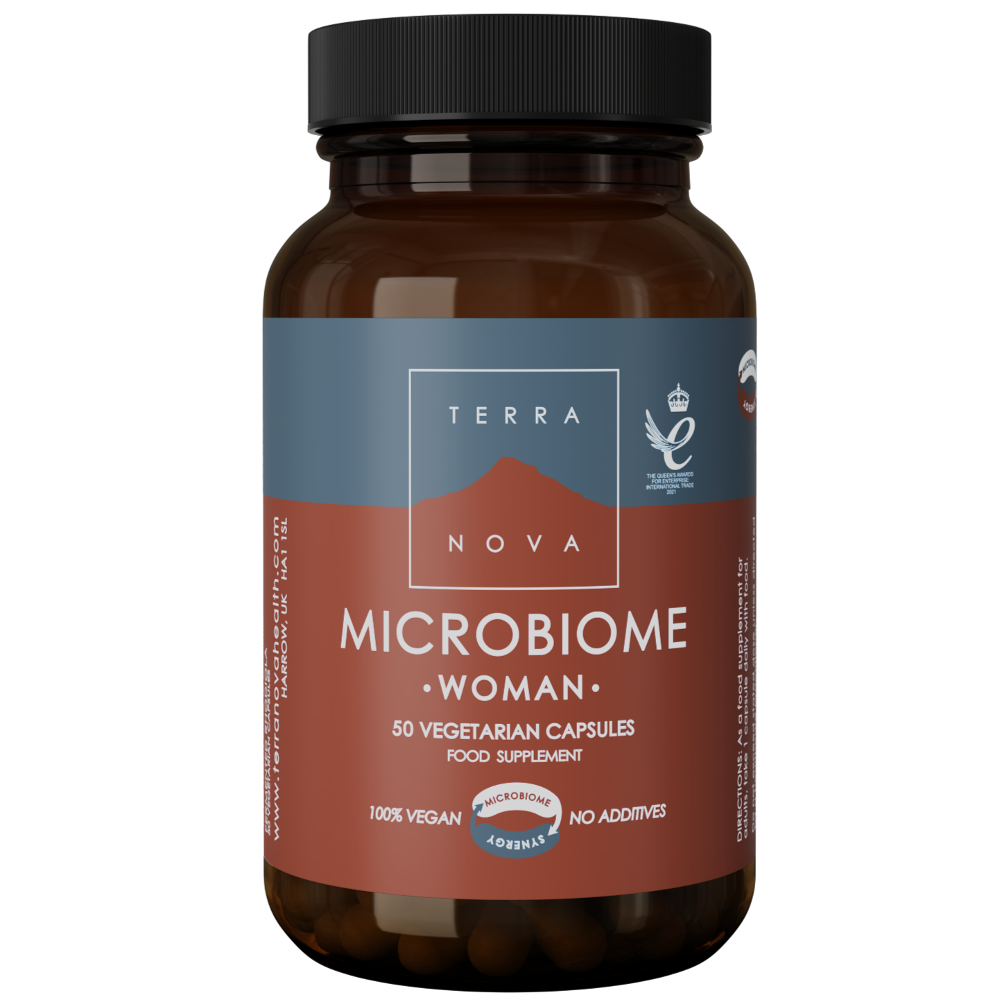 Terranova Microbiome Woman; ruskea pullo Terra Nova Microbiome Woman -kasviskapseleita, etiketissä brändäystä ja ravintolisätietoa, mukaan lukien 50 kapselia, 100 % vegaaniset ainesosat ja ei lisäaineita; pullo mattapinnalla ja musta kierrekorkki; etiketti pääosin vaaleanpunainen ja valkoinen modernilla tikkukirjasintekstillä; kuva tasaisella valkoisella taustalla ilman ihmisiä tai esineitä.