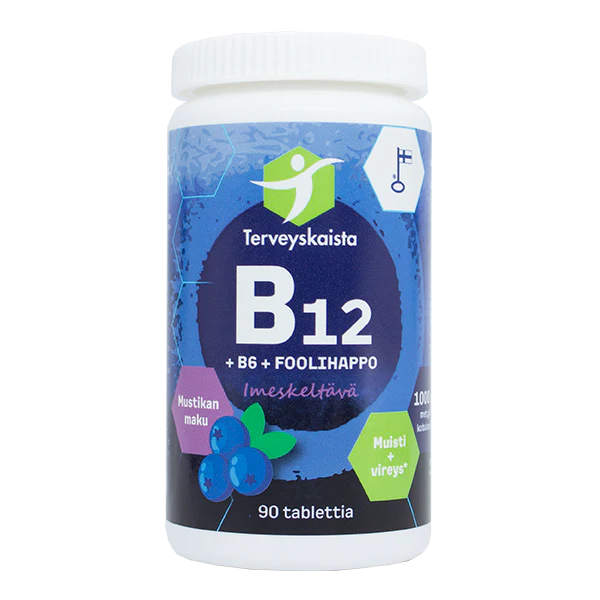 Terveyskaista Pitkävaikutteinen B12+B6+Foolihappo Mustikka, valkoinen muovipullo pystyssä; etiketti mattapintainen, sinisiä värilohkoja ja valokuvamainen mustikkakuva; typografia groteskinen mustana ja sinisenä, osa suomenkielisestä tekstistä luettavissa; pakkauksessa mainitaan 90 mustikanmakuista tablettia; kuva studiotyylinen yksinkertaista taustaa vasten.