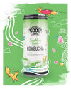 The Good Guys Luomu Kombucha Sparkling Apple; tölkki The Good Guys Sparkling Apple Kombuchaa vihreää, kuvitettua taustaa vasten sarjakuvalintuineen, lehtineen, pillillisen kupin ja leikkisin kiemuroin; tölkki korostaa probiootteja ja kombuchaa 330 millilitran koossa; sylinterin muotoinen metallitölkki mattapinnalla; etiketissä lihavoitua valkoista ja mustaa groteskitypografiaa; ei ihmisiä tai käsiä; studiotyylinen tuotekuva.