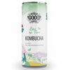 The Good Guys Luomu Kombucha Lime Time; 330 ml:n tölkki eloisin kuvituksin vuorista, joesta ja leikkisistä sinisistä olennoista; lieriön muotoinen alumiinitölkki mattapinnalla; etiketissä limeviipalekuvitus ja luku 2 miljardia probioottia lihavoidulla groteskifontilla; valkoinen tausta, ei ihmisiä tai käsiä, studiokuva.