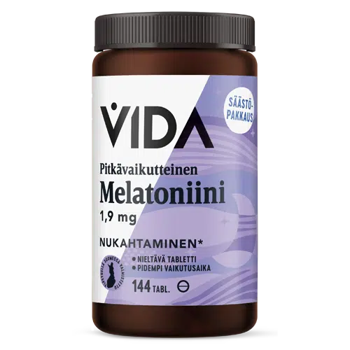 Vida Pitkävaikutteinen Melatoniini 1,9 mg; ruskea muovipurkki mattapintaisena, sylinterinmuotoinen valkoisella ruuvikorkilla; etiketti violetti ja valkoinen groteskikirjasimin, sekä isoin että pienin kirjaimin; luettavat tiedot: VIDA Melatoniini 1,9 mg, suomenkielinen teksti, 144 tablettia; etiketissä maininta "pitkävaikutteinen"; neutraali studiotausta, ei ihmisiä tai esineitä kuvassa.