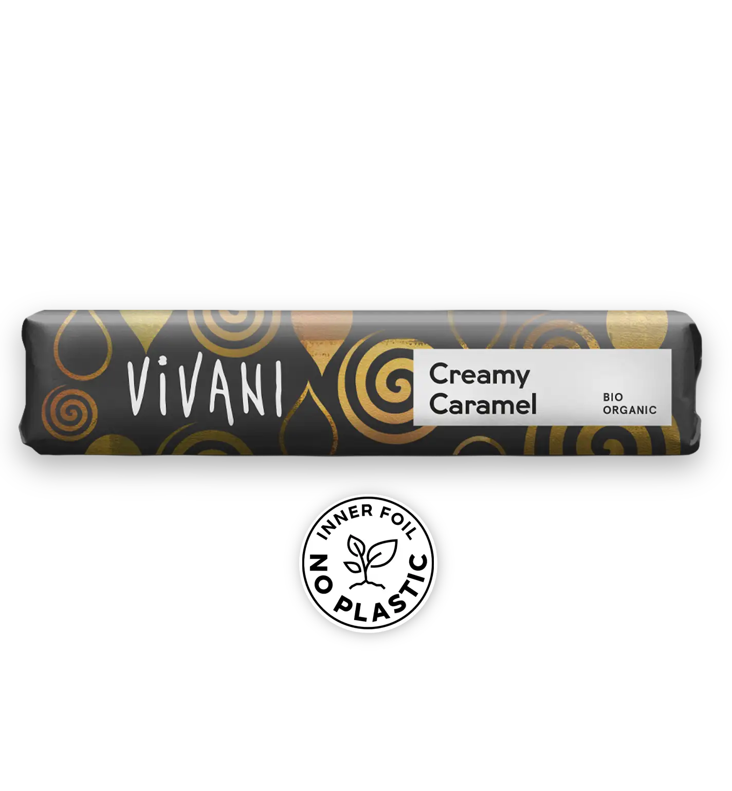 Vivani Luomu Kermatoffee Suklaapatukka, musta-kultainen suorakaiteen muotoinen pakkaus tekstillä "Bio Organic"; pakkauksessa sekä mattaa että kiiltävää pintaa, lihavoitu groteskityyppi; alapuolella pyöreä tunnus tekstillä "Inner Foil No Plastic" ja lehtikuvitus; tausta valkoinen, ei ihmisiä eikä käsiä näkyvissä.