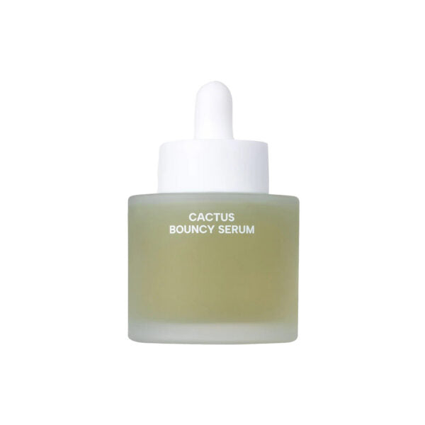 Whamisa Cactus Inner Skin Moisture Bouncy Serum; huurrelasinen pullo valkoisella tippakorkilla, tekstillä ”Cactus Bouncy Serum”, rikastettu kaktusuutteella, keskitettynä tasaiselle valkoiselle taustalle; pullossa vaaleanvihreää nestettä; etikettiteksti selkeällä modernilla groteskifontilla; tuotteen pinta mattalasia; ei ihmisiä tai muita esineitä kuvassa.