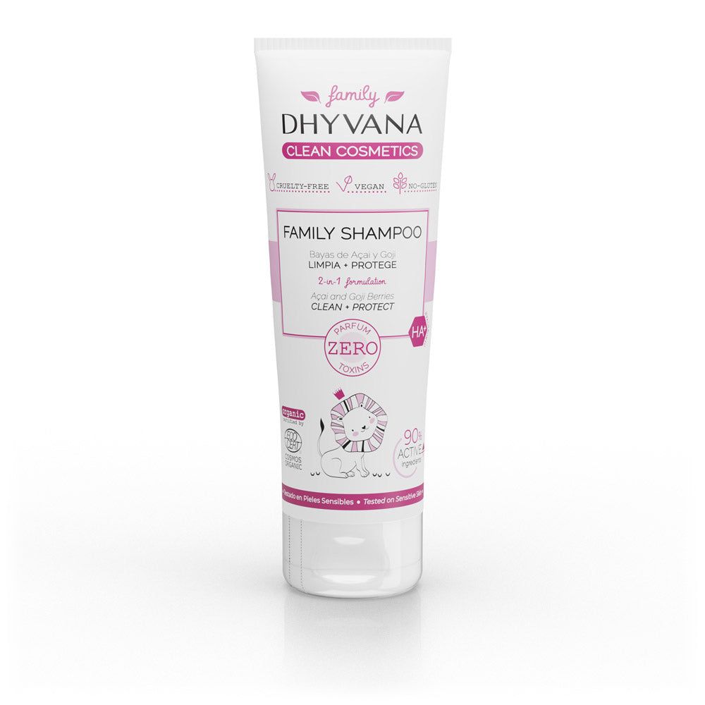 Dhyvana FAMILY shampoo; valkoinen tuubi vaaleanpunaisin yksityiskohdin; merkinnät clean cosmetics, vegaaninen, eläinkokeeton ja sopii herkälle iholle; luonnonmukaiset ainesosat, tarkoitettu koko perheen käyttöön.