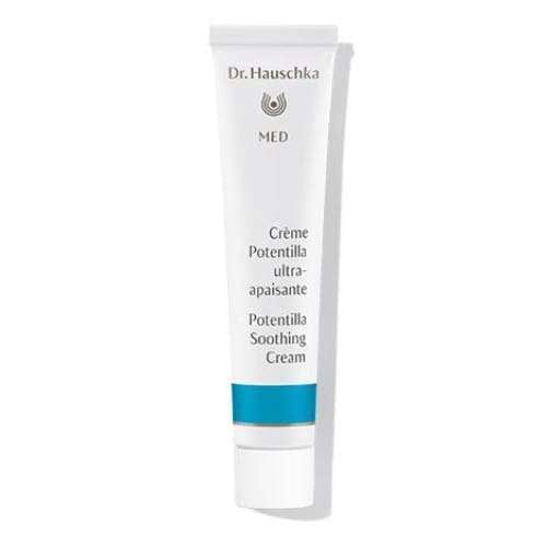 Dr. Hauschka Med Potentilla Akuuttivoide; valkoinen tuubi tekstillä "Dr. Hauschka Med Potentilla Soothing Cream" sinisin ja hopeanvärisin korostuksin seisoo pystyssä valkoisella taustalla, korostaen rauhoittavaa ja lempeää koostumusta; tuubi lieriömäinen sileää muovia mattapinnalla; etiketissä yksinkertaista mustaa ja sinistä groteskitekstiä; vain tuotenimi luettavissa etiketissä; ei ihmisiä tai käsiä kuvassa.