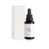 FLOW Cosmetics Rosehip Intensive Treatment Oil, kasvoöljy; rasia ja musta tiputinpullo pystyssä vaalealla taustalla; molemmat suorakulmaisia terävin reunoin, pullo mattamustaa pintaa kiiltävällä tiputinkannella; pakkauksessa yksinkertaista groteskitekstiä valkoisena pullossa ja yhteensopivin värein rasiassa; ei ihmisiä tai rekvisiittaa; tasaisesti valaistu tuotekuva.