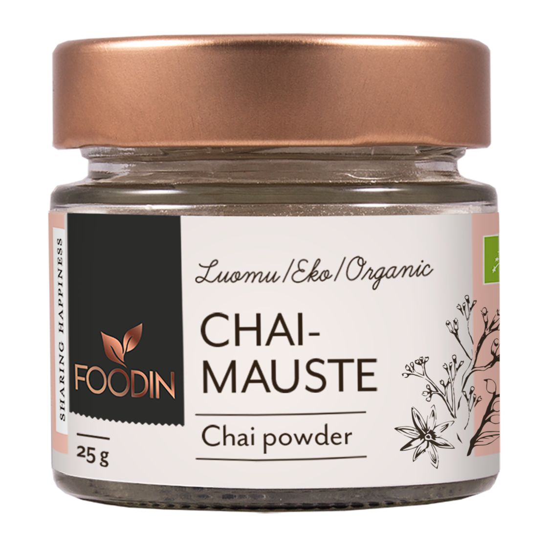 Foodin Luomu Chai-mauste; pieni lasipurkki lieriömäisellä muodolla ja metallisella ruusukultaisella kierrekannella, sisältää luomuchai-jauhetta; etiketti musta ja valkoinen, oikealla puolella kasviaiheisia viivapiirroksia sekä selkeää groteskitekstiä tuotenimelle; ei ihmisiä tai käsiä; vaalea tausta.