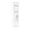 Laponie of Scandinavia Kasvovoide; korkea valkoinen suorakulmainen pakkaus tekstillä "Laponie of Scandinavia Face Cream, 40 ml" minimalistisin, Skandinavian luonnosta ammentavin kasvikuvituksin; pinta mattainen; pakkaus pystyssä vaalealla taustalla; teksti groteskikirjasimella, tuotenimi ja tilavuus näkyvissä etupaneelissa; ei ihmisiä tai käsiä kuvassa.