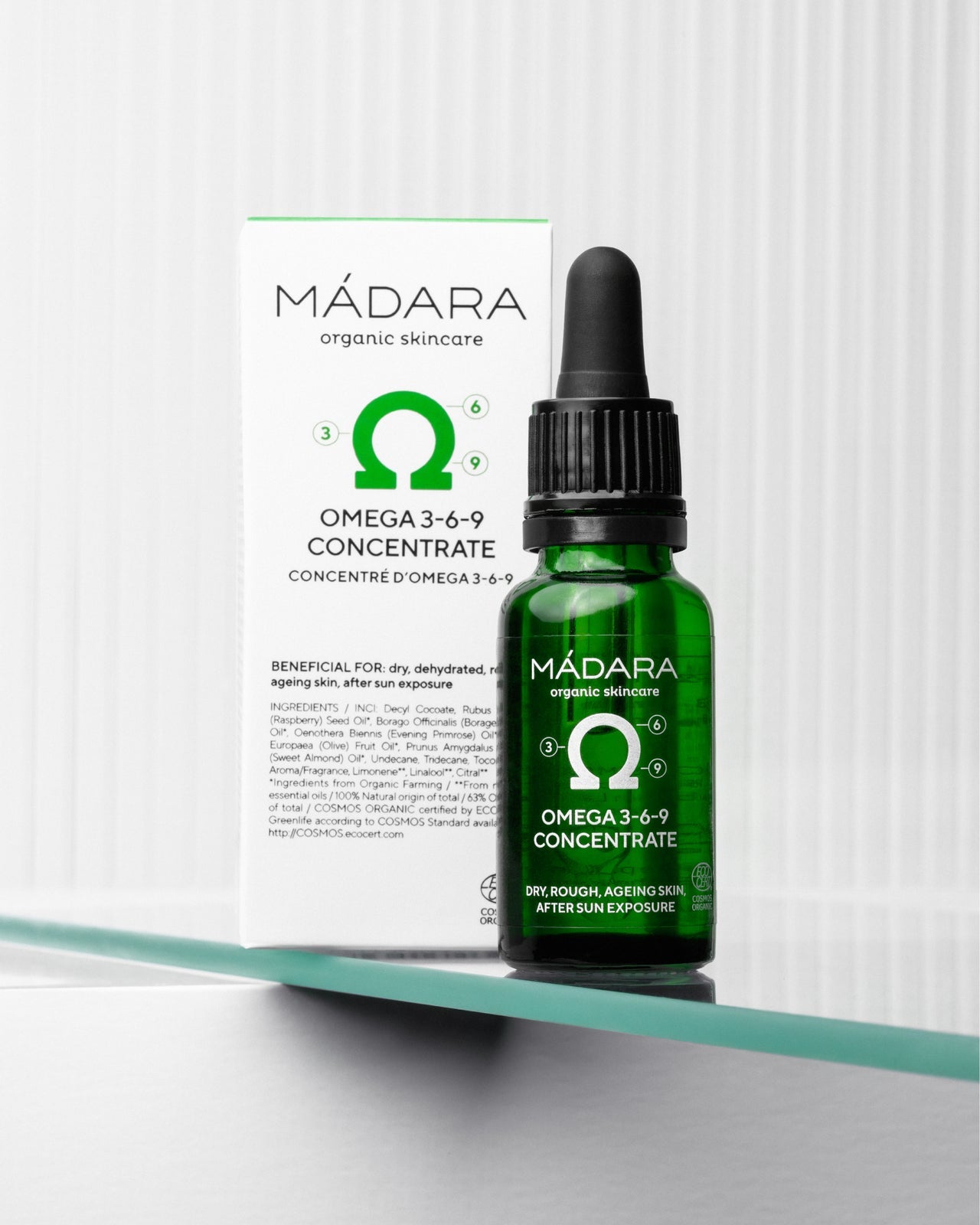 Madara Omega 3-6-9 Concentrate; pullo ja pakkaus vierekkäin