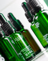 Madara Plant Stem Cell Concentrate; lähikuva vihreistä tiputinpulloista