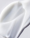 Madara Retinol Alternative Plant-Powered Eye Serum; lähikuva valkoisesta seerumikoostumuksesta