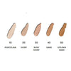 MÁDARA Skin Equal Meikkivoide; viisi meikkivoidenäytettä nimillä "10 Porcelain", "20 Ivory", "30 Rose Ivory", "40 Sand" ja "50 Golden Sand", riveinä vaaleimmasta tummimpaan; näytteet sileitä ja peittäviä, mattapintaisia; numerot ja nimet selkeällä groteskityypillä; vaalea tausta, ei ihmisiä.