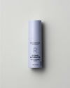 Madara Time Miracle Botanic Retinol Serum; pumppupullo vaaleaa taustaa vasten