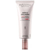 Madara Derma Collagen Night Source Yövoide; tuubi MÁDARA Derma Collagen Night Source Sleeping Cream -tuotetta kasvoille, kaulalle ja dekolteelle, suunniteltu tukemaan kollageenintuotantoa kiinteyden ja tiheyden tueksi; tuubi sylinterinmuotoinen mattapinnalla, selkeä musta groteskiteksti etupuolella; tausta pelkistetty valkoinen ilman muita esineitä, ihmisiä tai käsiä kuvassa.