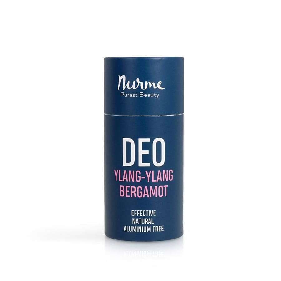 Nurme Purest Beauty DEO Ylang-Ylang Bergamot -deodorantti; tummansininen, lieriömäinen purkki mattapinnalla pystyssä vaalealla taustalla; teksti "EFFECTIVE NATURAL ALUMINIUM FREE" selkeällä, kontrastisella fontilla eri kokoina; kuvassa vain tuote, ei ihmisiä tai käsiä.