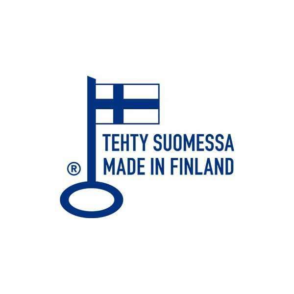 Piiloset BioTwin Piilolinssineste; sininen Suomen lippu tekstin "TEHTY SUOMESSA MADE IN FINLAND" yläpuolella sinisin kirjaimin, rekisteröidyn tavaramerkin symboli vasemmalla; lippu asetettu valkoiselle pyöreälle pohjalle; typografia lihavoitu, kokonaan suuraakkosin; vaalea, tasaisesti valaistu tausta; ei ihmisiä tai muita esineitä kuvassa tämän lähikuvan lisäksi.