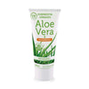 Aloe Vera & Ruusunmarja -kosteusgeelituubi, 200 ml, valkoinen, vihreä aloekuvitus ja suomenkielinen teksti, pystyssä valkoista taustaa vasten; tuubin pinta mattapintainen, luettavaa tuotetietoa selkeällä tekstausvapaalla typografialla; ei ihmisiä tai käsiä näkyvissä; kuva hyvin valaistu ja keskitetty.