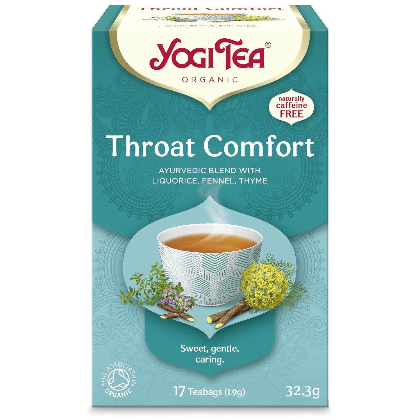 YogiTea Luomu Throat Comfort -teepakkaus; suorakulmainen, mattapintainen rasia oranssin ja keltaisen sävyissä; etiketissä teekuppi yrttikuvitusten ympäröimänä; valkoisella ja ruskealla tekstausvapaalla kirjasimella lueteltuna lakritsi, fenkoli, timjami ja salvia sekä maininnat 17 teepussista ja kofeiinittomuudesta; kuvattu yksiväristä taustaa vasten, ei ihmisiä tai käsiä näkyvissä.