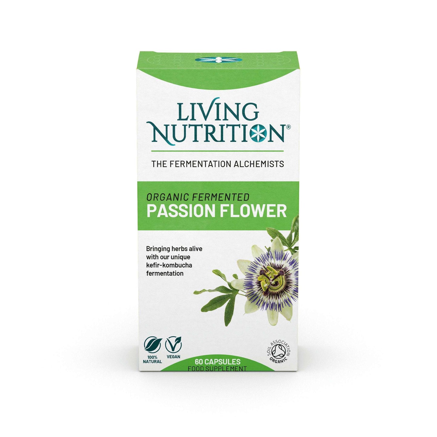 Living Nutrition Fermentoitu Kärsimyskukka; laatikko Living Nutrition Organic Fermented Passion Flower -kapseleita, hienovarainen kärsimyskukkakuvitus ja vihreitä tehosteita; suorakulmainen pahvilaatikko mattapinnalla; groteskityyppografia; etikettiteksti kertoo vegaanisuudesta, 100-prosenttisesta luonnollisuudesta, luomusta, adaptogeenisesta seoksesta ja 60 kapselista; neutraali tausta, ei ihmisiä tai toimintaa kuvassa.
