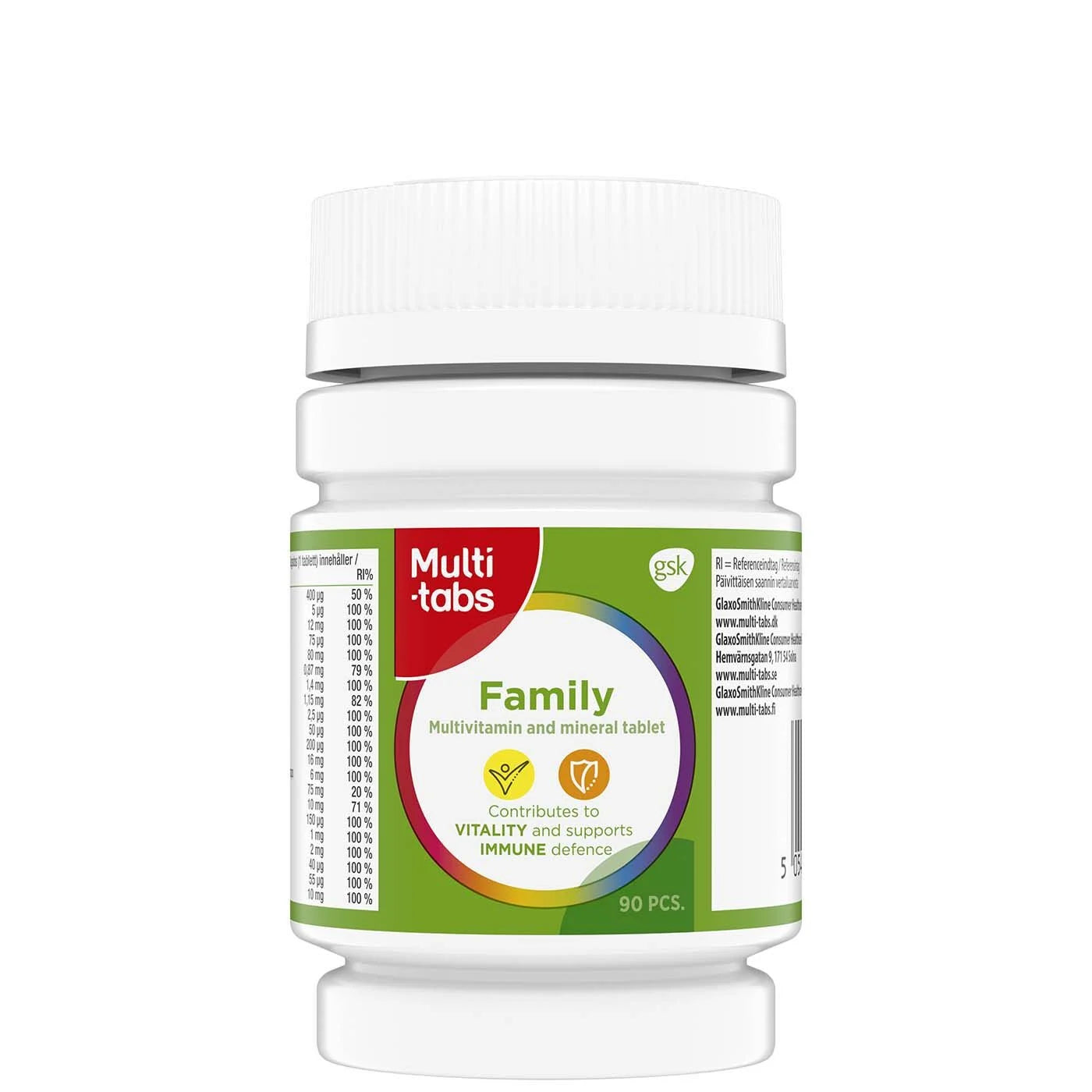 Multi-tabs Family; valkoinen muovipullo Multi-tabs Family -monivitamiini- ja kivennäisainetableteille kiiltäväpintaisella värikkäällä etiketillä; lieriön muotoinen pullo näyttää tekstin "90 pcs"; etiketissä useita värejä ja lihavoitua groteskityyppografiaa; tuotetyyppi ja brändinimi näkyvissä etusivulla; vaalea tausta, lähikuva tuotteesta, ei ihmisiä tai käsiä.