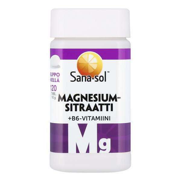 Sana-sol Magnesiumsitraatti + B6-vitamiini -pullo; valkoinen, mattapintainen ja sylinterimäinen muovipullo yhtenäisellä valkoisella kierrekorkilla; etiketti kiertää pullon ympäri violetin ja valkoisen osioin, tekstausvapaata tekstiä tuotenimestä, merkistä ja magnesiumista suomeksi; kuvattu valkoista taustaa vasten, ei ihmisiä tai käsiä näkyvissä.