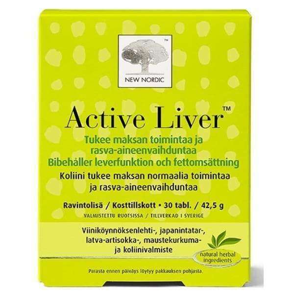 New Nordic Active Liver -pakkaus; vihreä, suorakulmainen ja mattapintainen pahvirasia; suomen- ja ruotsinkielinen teksti maksan toiminnan tukemisesta; yläosassa hopeanvärinen puu-logo; kuvituksena lehtiä ja luonnonyrttejä kuvaavia ikoneita, mukaan lukien artisokkauute; teksti valkoisella ja keltaisella selkeällä tekstausvapaalla kirjasimella vihreää pohjaa vasten; kuvattu valkoista taustaa vasten, ei ihmisiä tai käsiä näkyvissä.