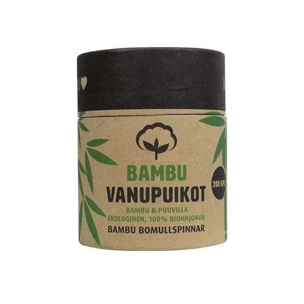 Bambu Vanupuikot -sylinterimäinen pahvipakkaus vihrein bambukuvituksin, ympäristöystävällinen vanupuikkobrändäys suomeksi ja ruotsiksi korostaen kestäviä materiaaleja; pinta mattamainen ja ruskea, yksinkertaista mustaa ja vihreää tekstausvapaata tekstiä; ei ihmisiä tai käsiä näkyvissä; tausta valkoinen, suoraviivainen tuotekuva.