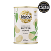 Biona Organic Butter Beans vedessä, 400 g; kultainen etiketti hienovaraisin lehtikuvituksin sekä Great Taste 2021 -palkintomerkki oikeassa yläkulmassa; lieriömäinen tölkki mattapinnalla; tuotenimi groteskifontilla; vaalea, siisti tausta, ei ihmisiä tai käsiä.