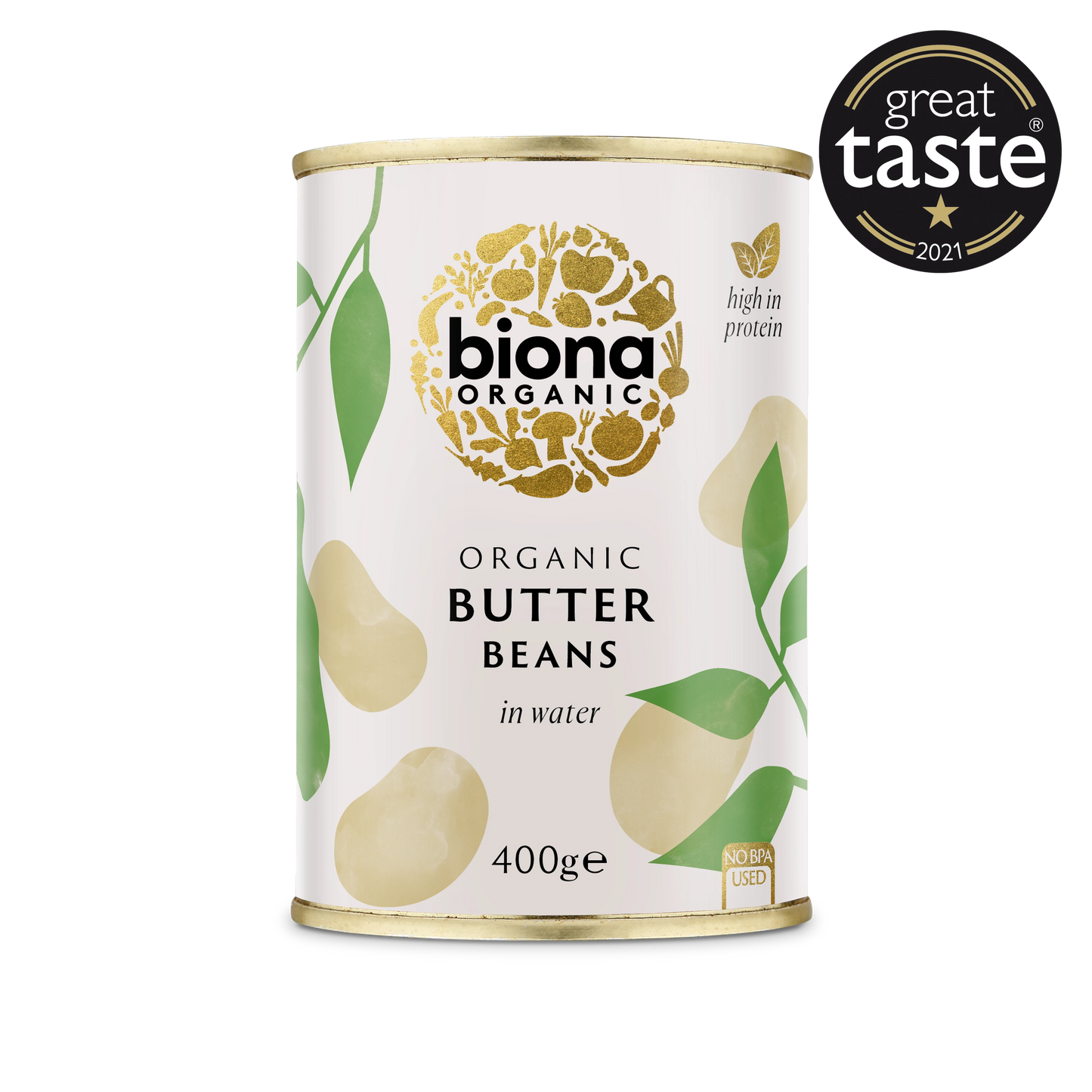 Biona Organic Butter Beans vedessä, 400 g; kultainen etiketti hienovaraisin lehtikuvituksin sekä Great Taste 2021 -palkintomerkki oikeassa yläkulmassa; lieriömäinen tölkki mattapinnalla; tuotenimi groteskifontilla; vaalea, siisti tausta, ei ihmisiä tai käsiä.