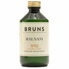 BRUNS Products Nº02 Spicy Jasmine Hoitoaine; vihreä pullo kultaisella korkilla, tekstillä "BRUNS BALSAM N°02 KRYDDIG JASMIN MOISTURE AND DETANGLE", ravitseva jasmiini kosteuteen ja takkujen avaamiseen; pullo lieriömäinen sileää, todennäköisesti muovista mattapintaa; etikettiteksti lihavoitua groteskia, mustaa valkoisella pohjalla; ei ihmisiä tai käsiä; tausta huomiota herättämätön.