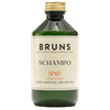 BRUNS Products Nº07 Hajusteeton Extra Shampoo; vihreä muovipullo lieriömäisenä, mattapintainen, kultaisenvärinen kierrekorkki, pystyssä; etiketissä teksti "BRUNS SCHAMPO N°07 Unscented Extra Moisture and Volume" lihavoidulla groteskifontilla; ei muita esineitä, ihmisiä tai toimintaa; kuvattu yhtenäistä valkoista taustaa vasten tasaisessa valaistuksessa.