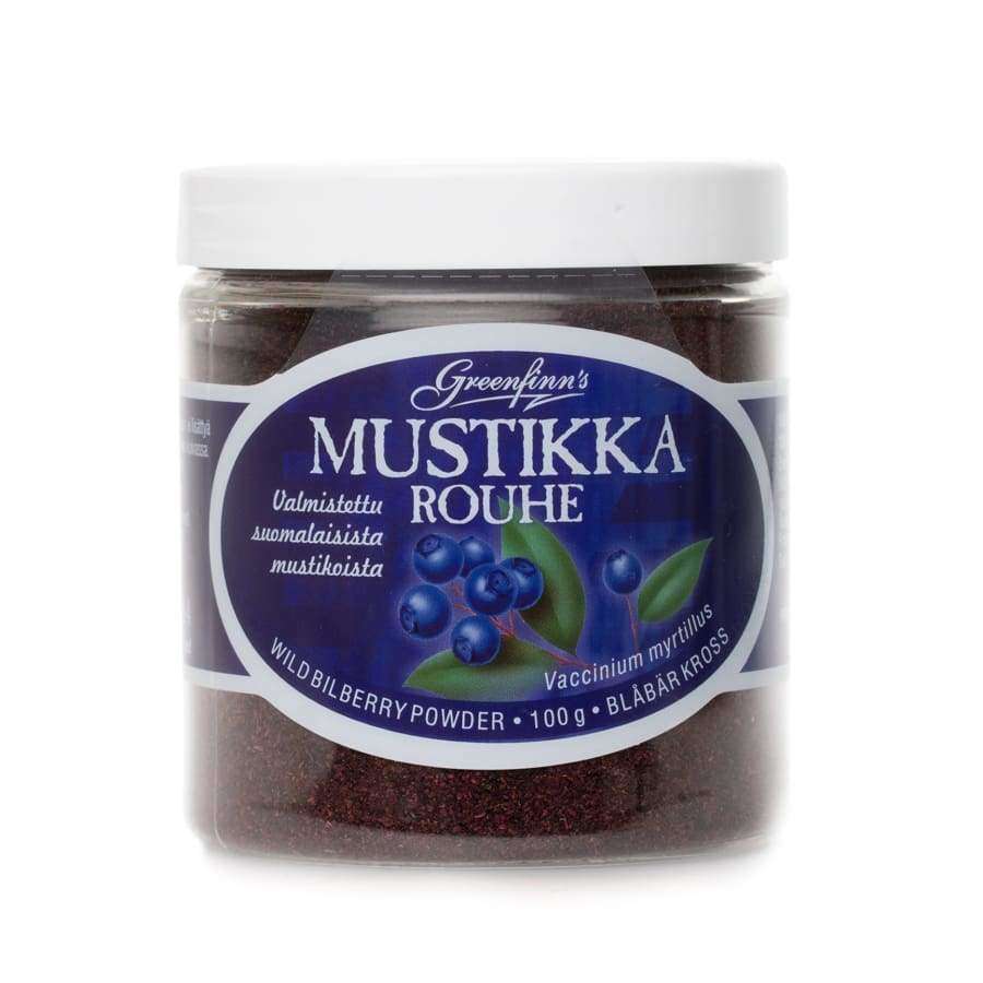 Greenfinn's Mustikkarouhe-purkki valkoisella korkilla; sininen mattapintainen etiketti mustikkakuvilla, teksti suomeksi, ruotsiksi ja englanniksi