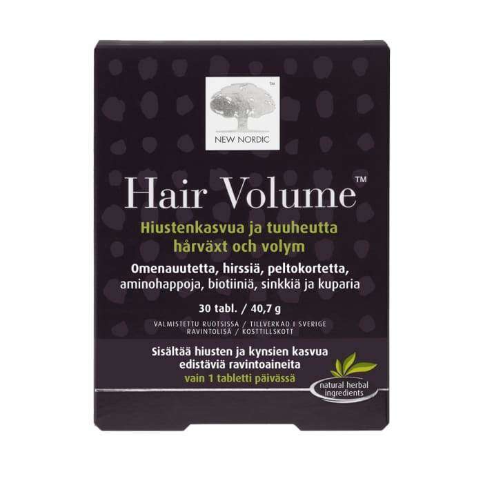 New Nordic Hair Volume -pakkaus, tummanpunainen mattapintainen rasia hopeisella puulogolla; teksti suomeksi ja ruotsiksi hiusten kasvusta ja biotiinista