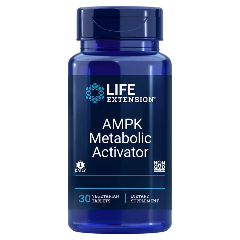 Life Extension AMPK Metabolic Activator; sininen, lieriön muotoinen ja kiiltäväpintainen muovipurkki tummansinisellä korkilla pystyasennossa; yläreunassa lihavoitu versaaliteksti "Life Extension"; muuta tekstiä AMPK Metabolic Activator, 30 vegetaarista tablettia, non-GMO-ravintolisä, AMPK-tuki ja annostusohje yhdestä tabletista päivässä; valkoinen tausta.