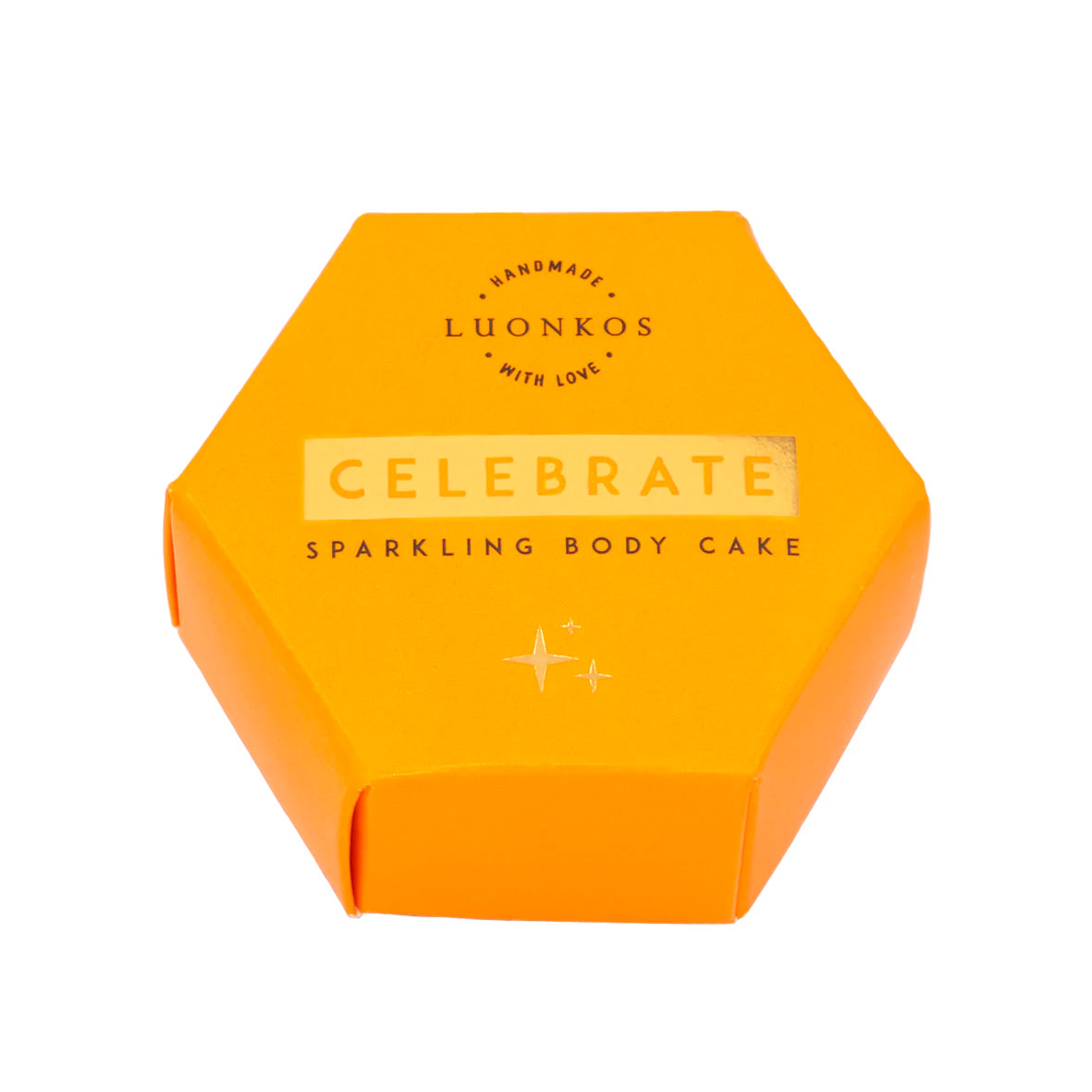 Luonkos Celebrate Sparkling Body Cake; oranssi, kuusikulmainen rasia kultaisin korostuksin ja yksinkertaisin tähtikuvioin mattapintaisessa etupaneelissa; typografia groteski, keskitetty, pääteksti suuraakkosin; ei ihmisiä tai käsiä; tuote kuvattu vaalealla taustalla suoraviivaisessa studiokuvassa.