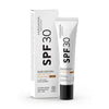 Madara Plant Stem Cell Age Defying SPF30 Aurinkovoide kasvoille -tuubi pystyssä yhteensopivan valkoisen suorakulmaisen laatikon edessä; molemmissa tekstausvapaata tekstiä: SPF 30, kasvisolut, laajakirjoinen UVA+UVB, kaikille ihotyypeille, ei valkoista jäämää; tuubi sylinterimäinen läppäkorkilla ja mattapinnalla; pakkaus mattapintaista pahvia; tausta vaalea, ei ihmisiä näkyvissä.