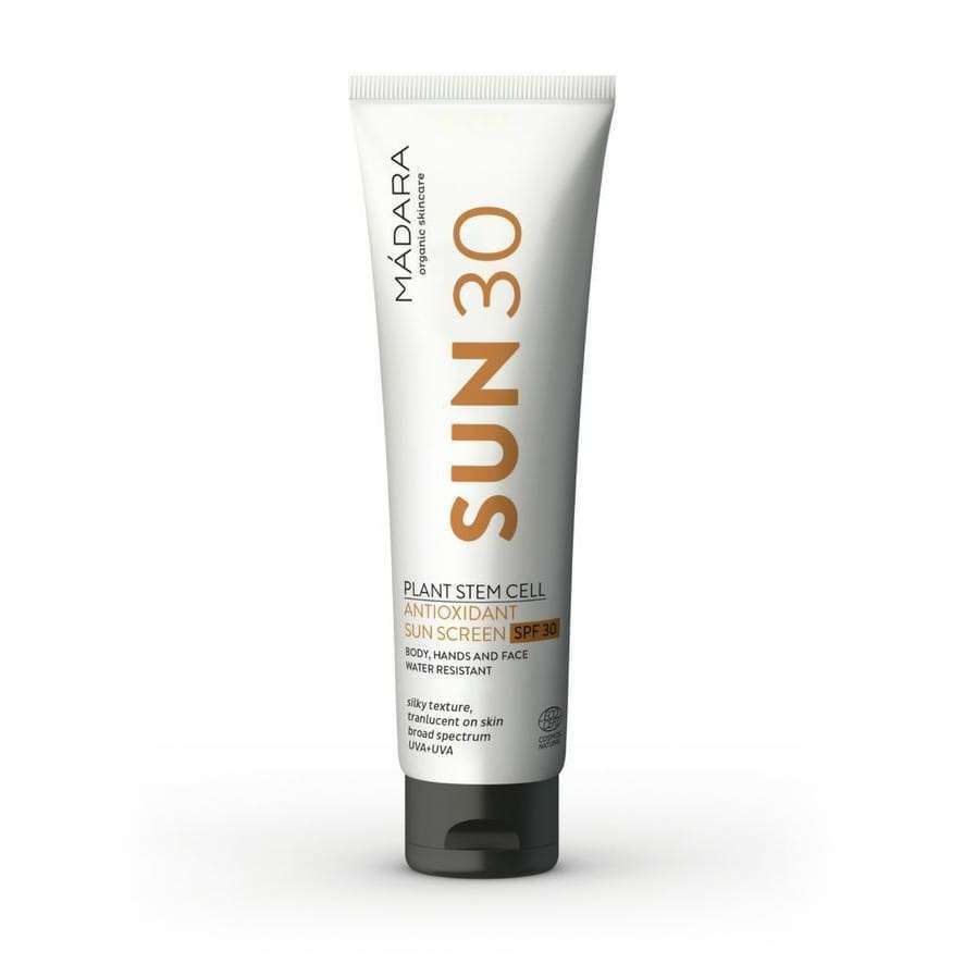 Madara Plant Stem Cell Antioxidant SPF30 Aurinkovoide vartalolle -tuubi valkoisena, SPF 30 -suojauksella ja antioksidanttisuojauksella, soveltuu vartalolle, käsille ja kasvoille; pakkauksessa ruskeaa ja mustaa tekstiä valkoisella pohjalla; tuubi mattapintainen, yksinkertainen sylinterimäinen muoto ja kierrekorkki; typografia modernia tekstausvapaata fonttia, kaikki teksti keskitetty pystysuunnassa etuosassa; ei rekvisiittaa tai ihmisiä näkyvissä; tuote kuvattu yksivärisellä taustalla lähikuvassa.