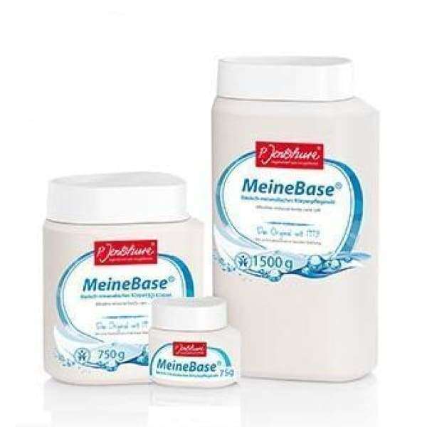 MeineBase Mineraalisuola -purkit (P. Jentschura), kolme kokoa: 1500 g, 750 g ja 75 g; valkoiset sylinterinmuotoiset muovipurkit, sininen-punainen etiketti vesiroiskekuvituksella, lihavoitu serifiteksti