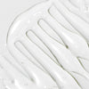 Novexpert POLYPHENOLS Targeted Dark-Spot Corrector; kirkas ja kiiltäväpintainen seerumi, jossa sileitä, aaltomaisia linjoja ja pieniä kuplia valkoisella pinnalla, minimalistinen ja puhdas tekstuuri; ei pakkausta tai etikettiä; kuvattu ylhäältä.